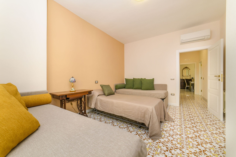 Room 4, Estate4home - Casa Anna 1944, Napoli