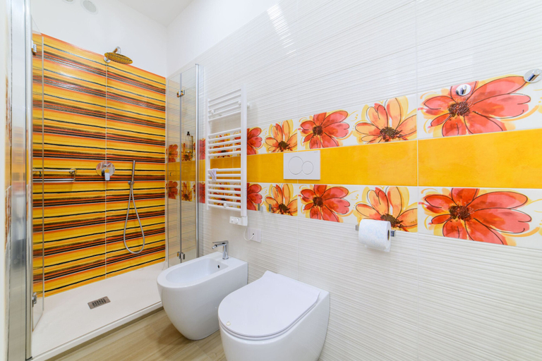 Bathroom 3, Domus Sirenum - Partenope, Napoli