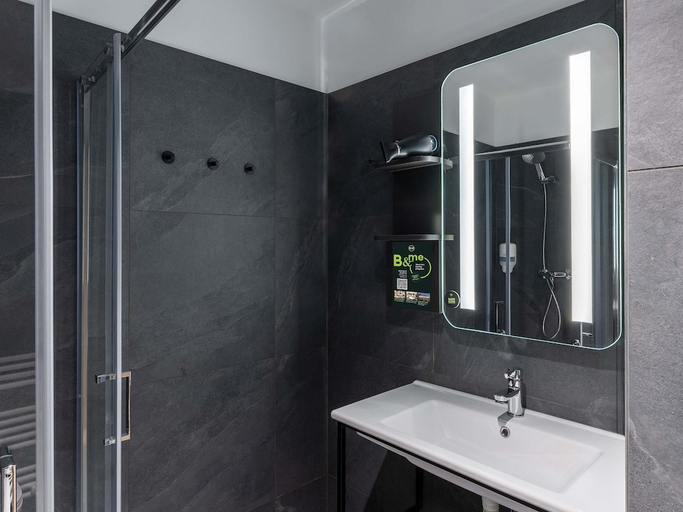Bathroom 3, B&B HOTEL Maribor Orel                                                  , Maribor