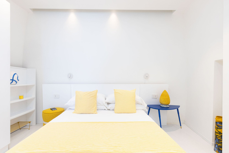 Room 2, Estate4home - Mary B, Napoli