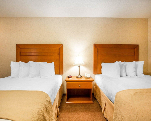 Bedroom 4, Quality Inn And Suites Lethbridge, Division No. 2