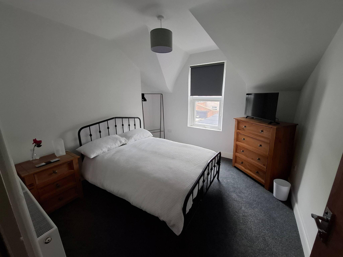 Bedroom 5, Luxurious 4-Bed House with Sauna Jacuzzi in Sunderland, Sunderland