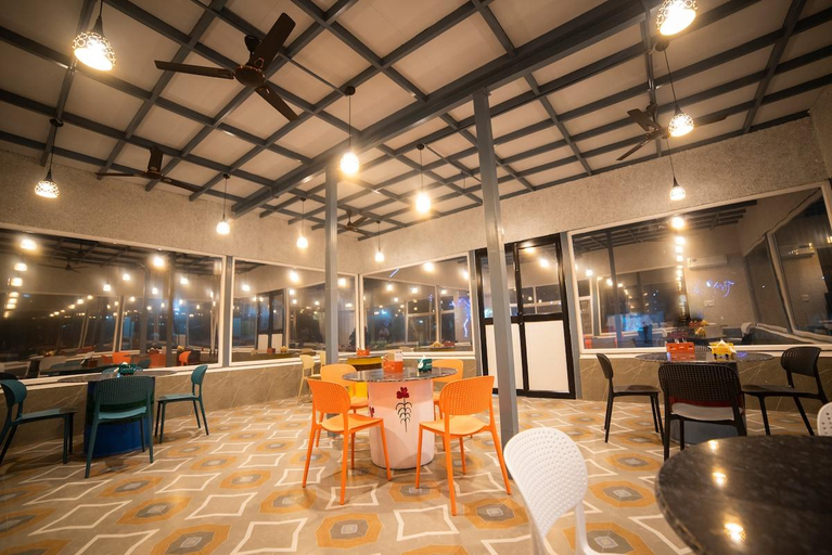 Food & Drinks 2, Noida Villas, Gautam Buddha Nagar