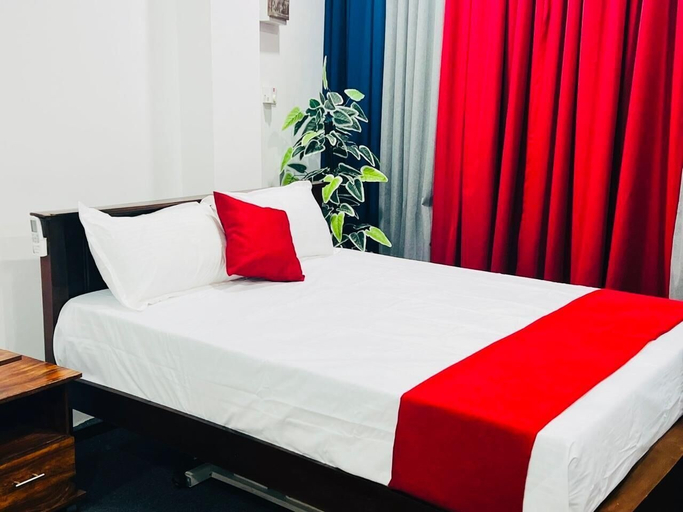 Room 3, Mark International, Thimbirigasyaya