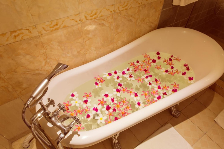 Bathroom 5, Seashells Millennium Hotel, Kinondoni