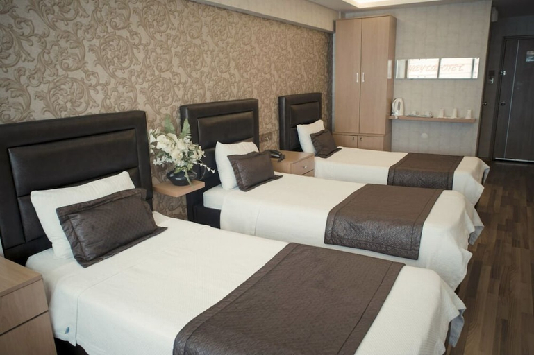 Bedroom 4, Yayla Hotel, Konak