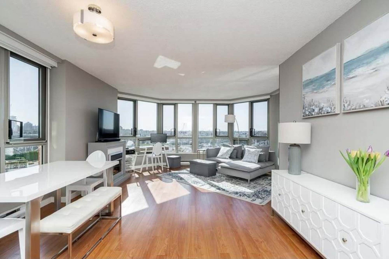 Room 3, Convenient Downtown Flat, Greater Vancouver