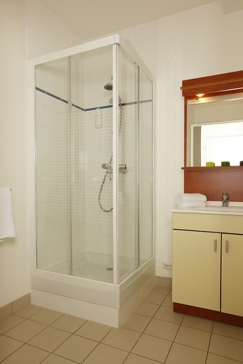 Bathroom 4, Appart'City Classic Rennes Beauregard, Ille-et-Vilaine