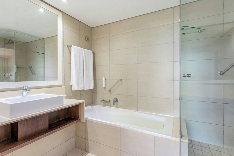 Bathroom 3, Protea Hotel by Marriott Karridene Beach, eThekwini