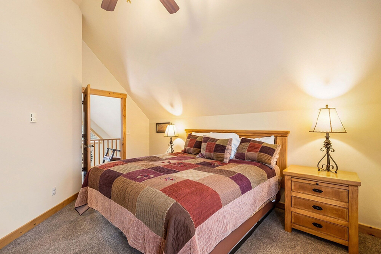 Room 4, Solitude Condos - Estes Park CO, Larimer