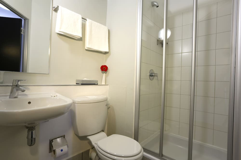 Bathroom, Morning Star Express Hotel, City of Tshwane