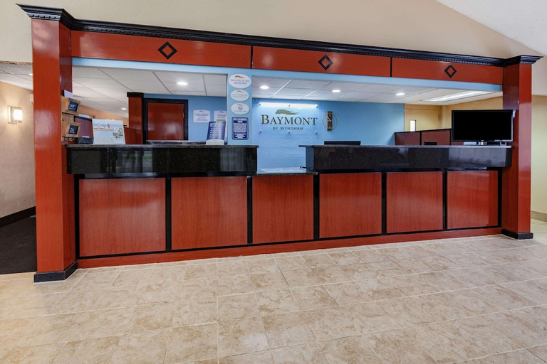 Public Area 2, Baymont by Wyndham Perrysburg/Toledo, Wood