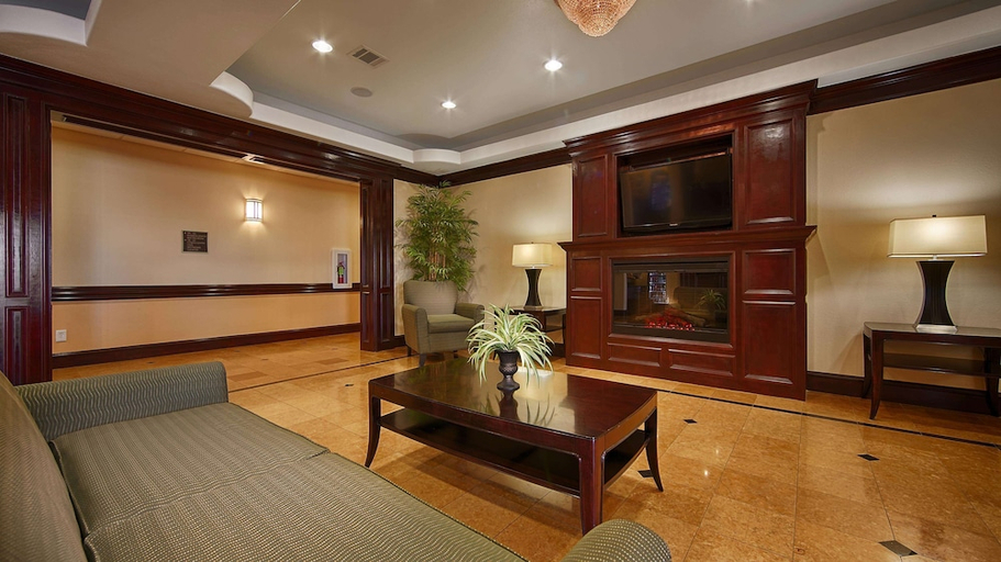 Public Area, Best Western Plus Manvel Inn & Suites, Brazoria
