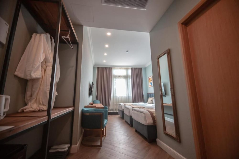 Bedroom 2, Grand opera Hotel, Tskaltubo
