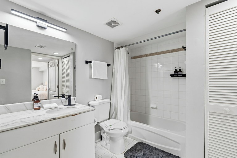 Bathroom 5, Modern Condos Available in Brickell, Miami-Dade