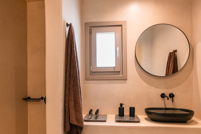 Bathroom 2, Santorini - Villa - Sleeps 5 - Pool - Parking, South Aegean
