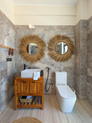 Bathroom 2, Mystique Residence and Resort, Kusini