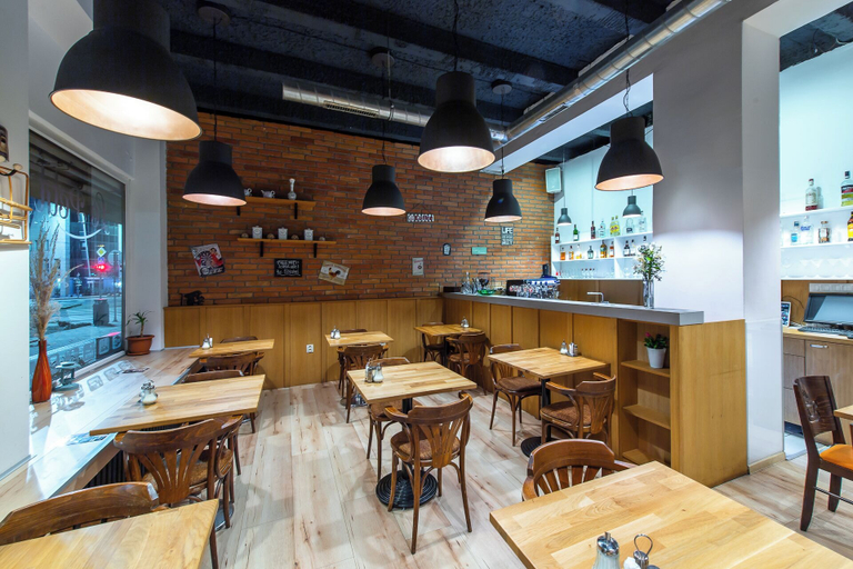 Food & Drinks 5, 7Days B&B, Bratislava