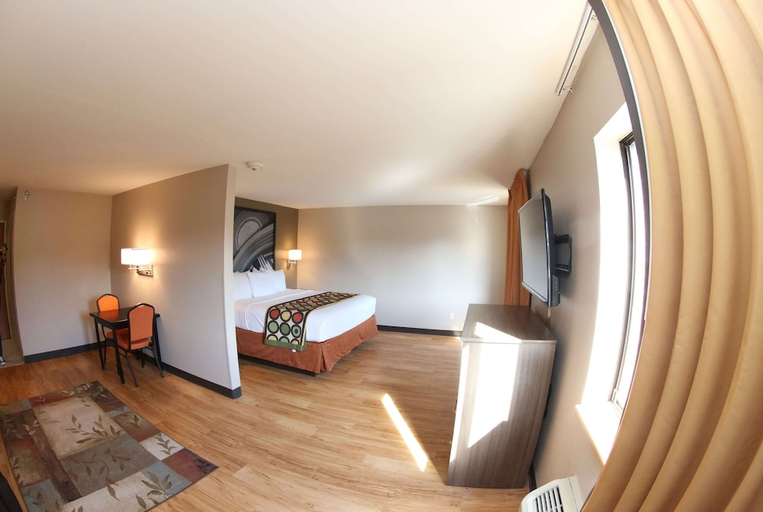 Bedroom 3, Super 8 By Wyndham Portsmouth, Scioto