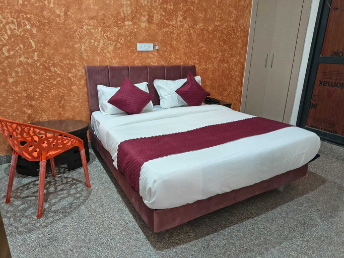 Room 4, Hotel Funday Grand, Jaipur