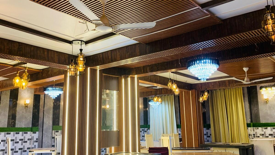 Food & Drinks, Noida Houses, Gautam Buddha Nagar