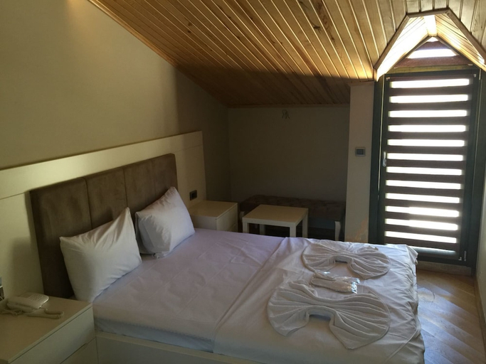 Bedroom 2, Leader Mansion Hotel & Suite, Beyoğlu