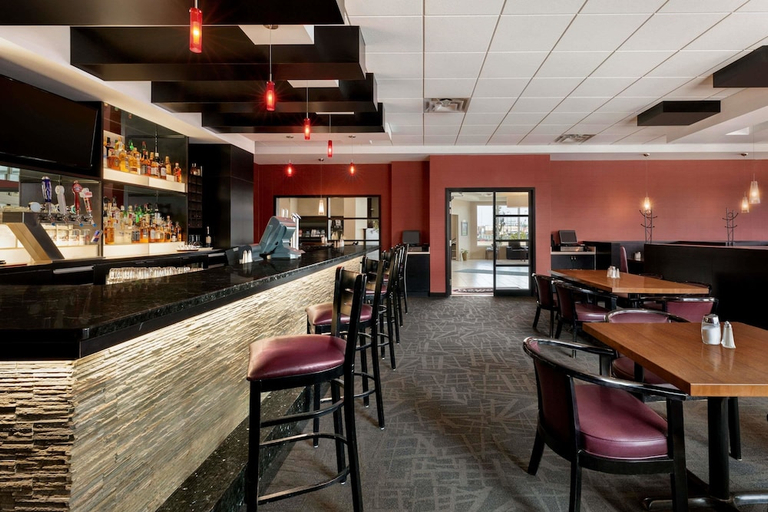 Food & Drinks 5, Travelodge by Wyndham Weyburn, Division No. 2