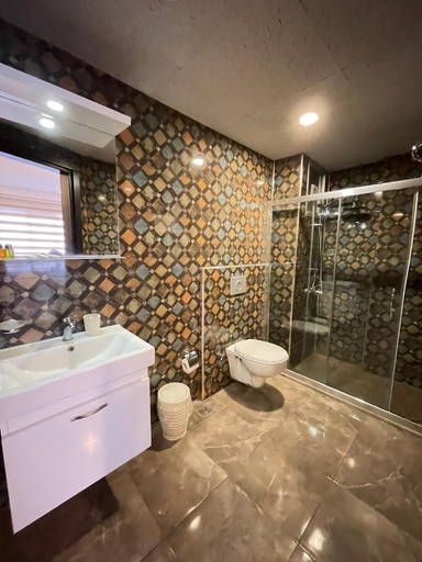 Bathroom 5, Ikarus Hotel, Kuşadası