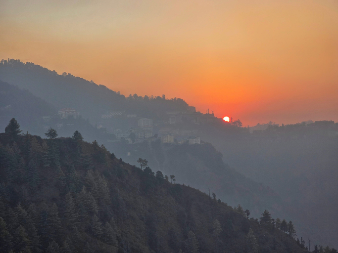 Mountain view 5, The Cozy Corner Hilltop 360 View Retreat, Shimla