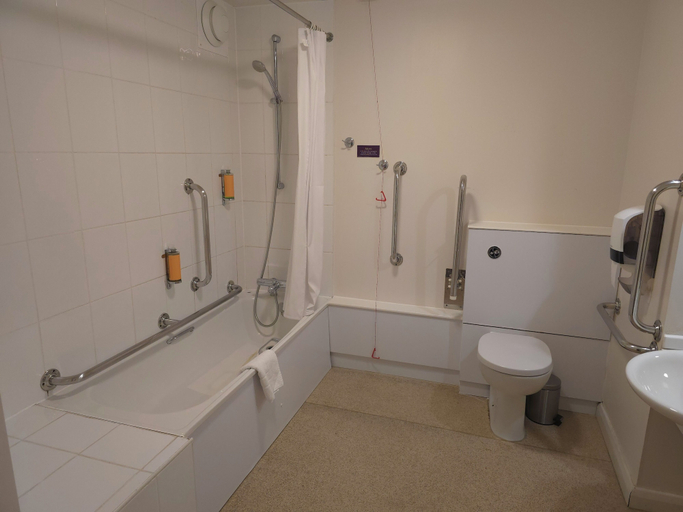 Bathroom 3, Charter Hotel Bournemouth, Bournemouth