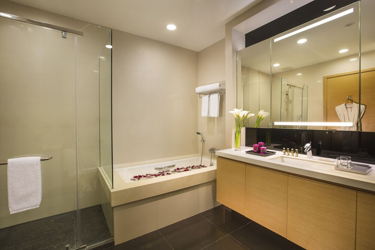 Bathroom 5, Somerset Grand Central Dalian, Dalian