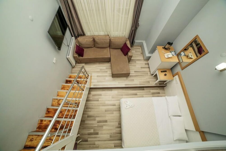 Others, Yildiz Otel, Fatsa