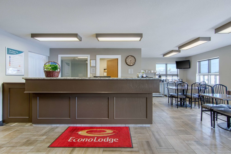 Public Area 2, Econo Lodge, Division No. 6
