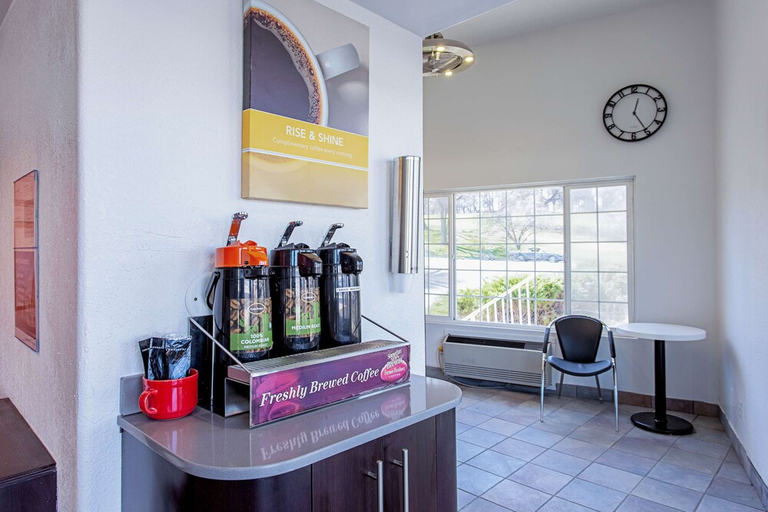 Food & Drinks, Motel 6 Pendleton, OR - West, Umatilla