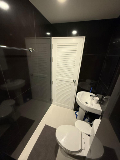 Bathroom 4, VIP Great Hill Phuket Airport, Phuket Island