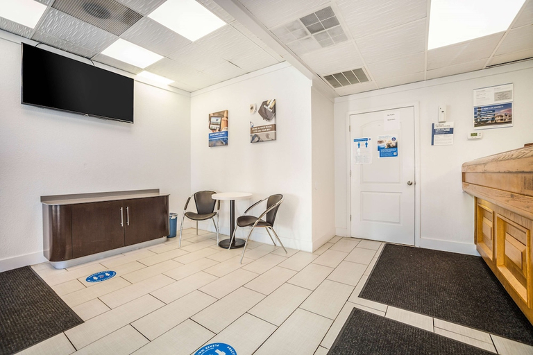 Public Area 2, Motel 6 Florence, SC, Florence