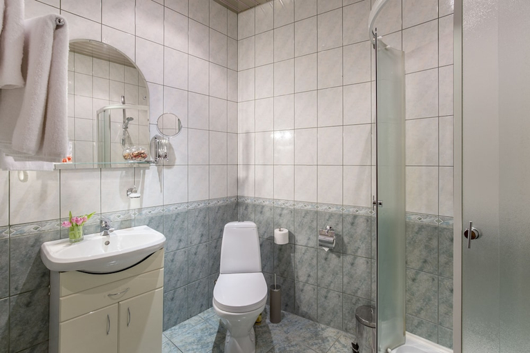 Bathroom 3, Iskra hotel, Sankt-Peterburg gorsovet