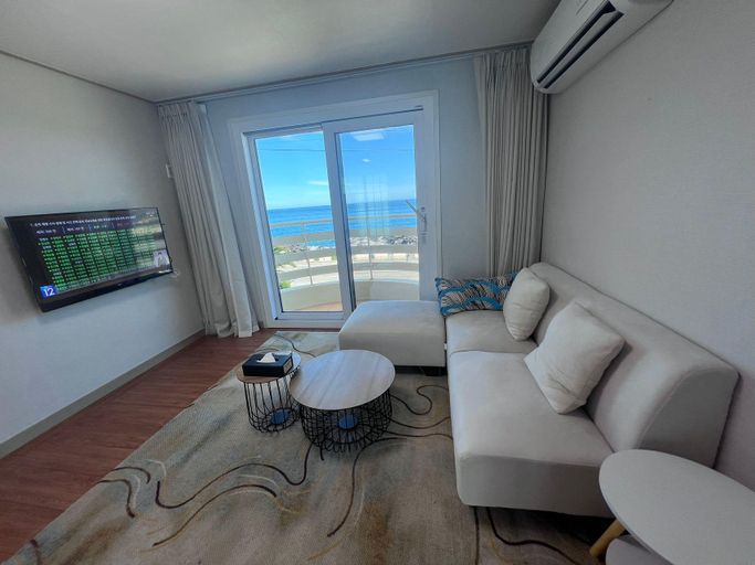 Others 5, Aewol Apartments, Jeju