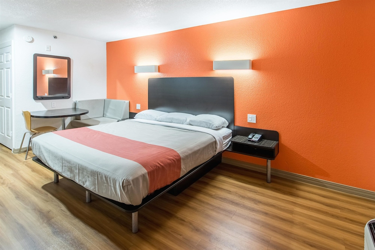 Bedroom 2, Motel 6 Hutchins, TX, Dallas