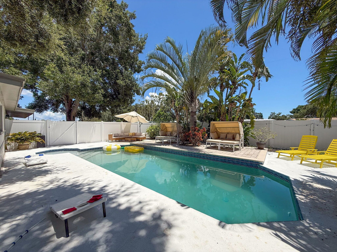 Interior 5, Modern 3 Bedroom Retreat With Pool & Fire Pit, Pinellas