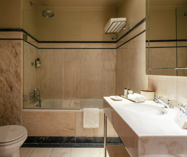 Bathroom, Infante Sagres, Porto