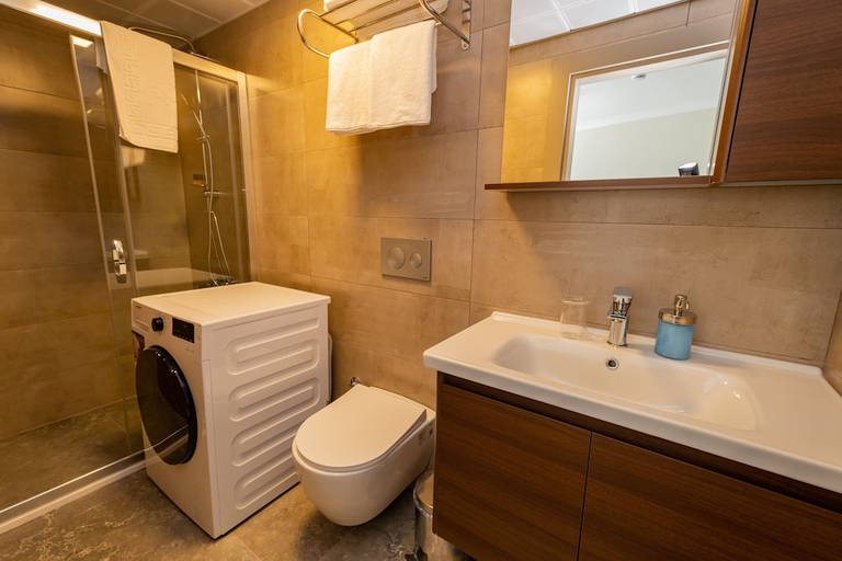 Bathroom 5, BD SUITES, Foça