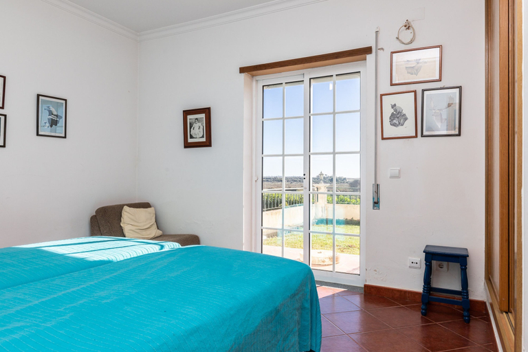 Room 5, Beach Front View Armacao de Pera Flat With Terrace, Silves
