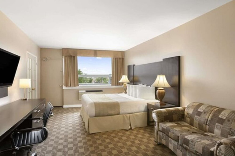 Bedroom 3, Days Inn & Suites by Wyndham North Bay Downtown, Nipissing
