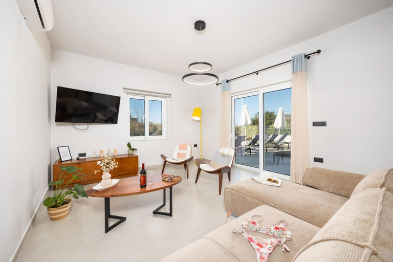 Others 5, Villa Filia in Prines, Crete
