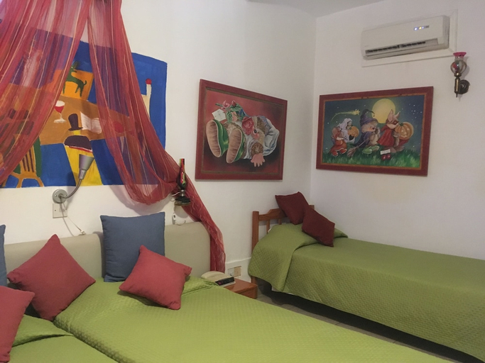 Bedroom 2, Kiniras Traditional Hotel & Restaurant