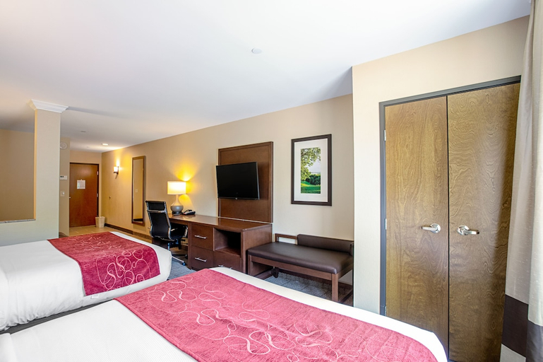 Bedroom 3, Comfort Suites Fishkill near Interstate 84, Dutchess