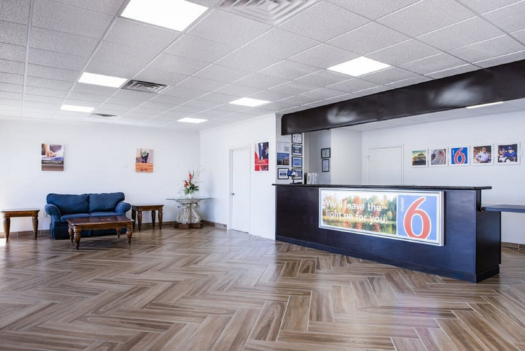 Public Area 2, Motel 6 Jacksonville, NC, Onslow