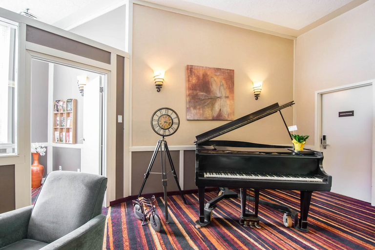 Public Area 2, Quality Hotel Drumheller, Division No. 5