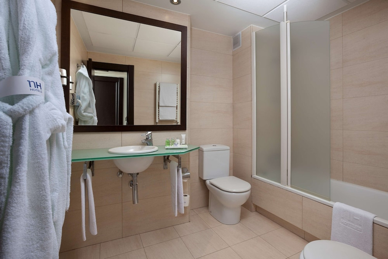 Bathroom 4, NH Ciudad de Santander, Cantabria